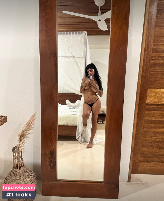 Mia Khalifa gallery photo #781