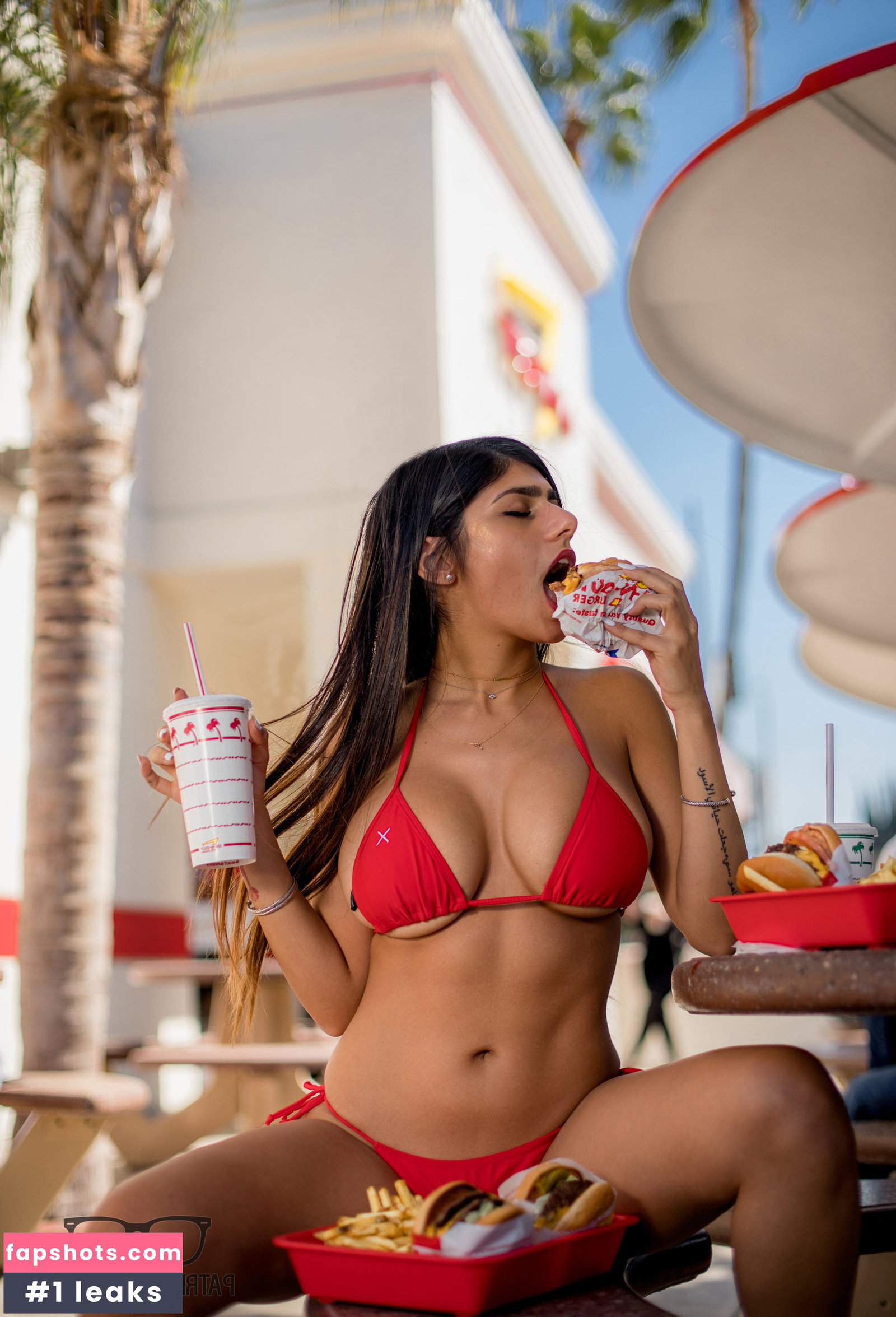 Mia Khalifa gallery photo #1971