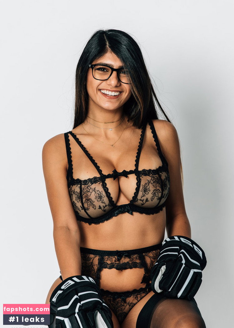 Mia Khalifa gallery photo #26