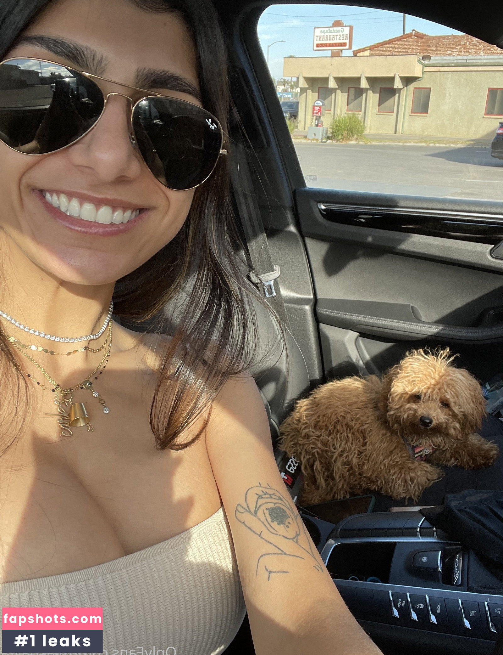 Mia Khalifa gallery photo #445