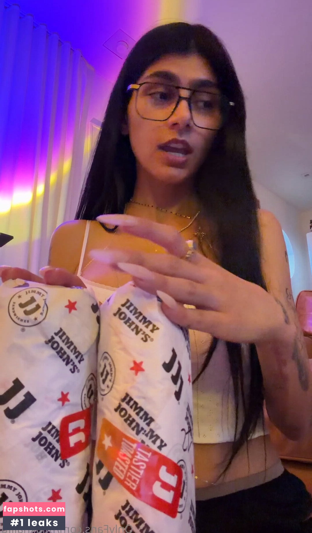 Mia Khalifa gallery photo #1911
