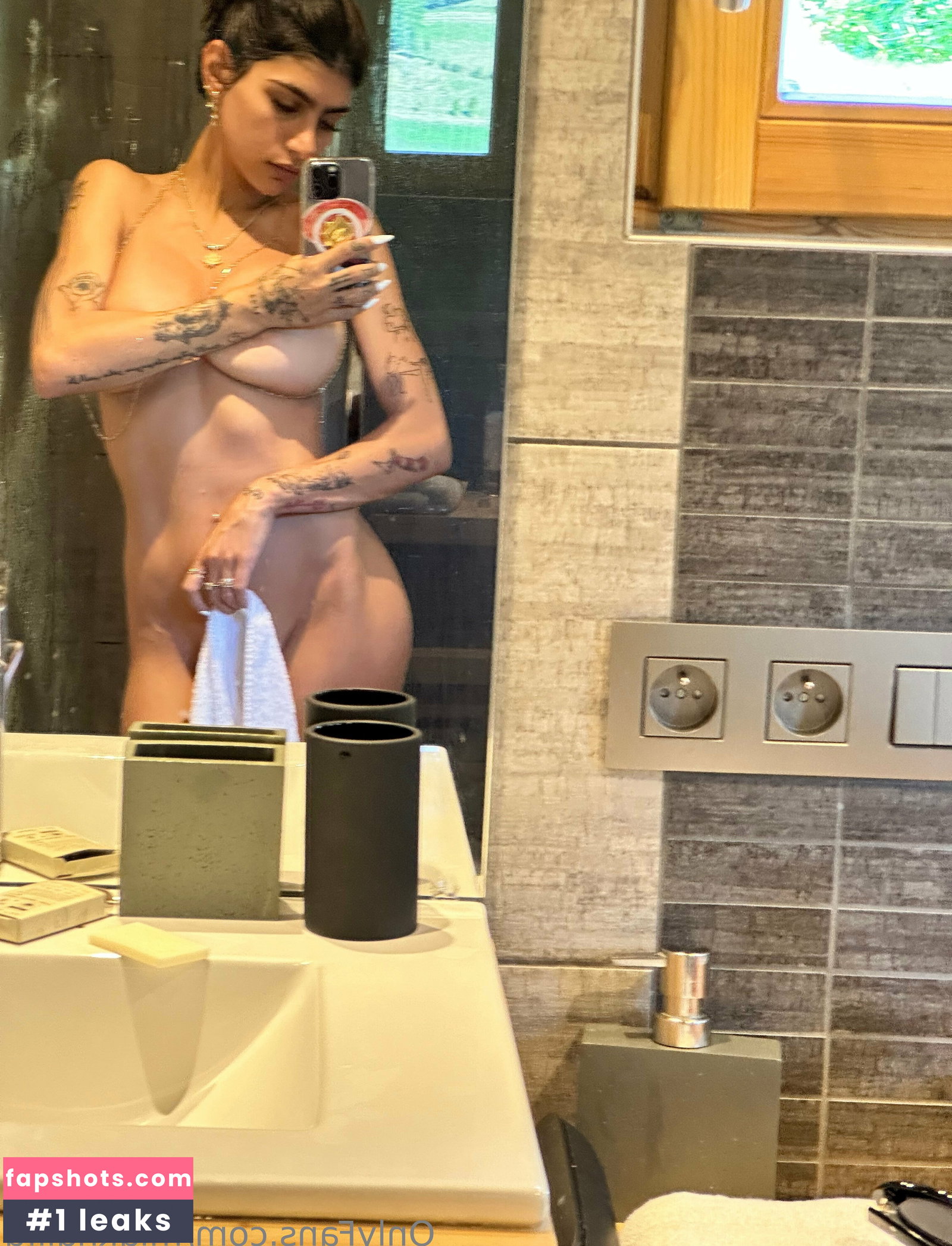 Mia Khalifa gallery photo #1589