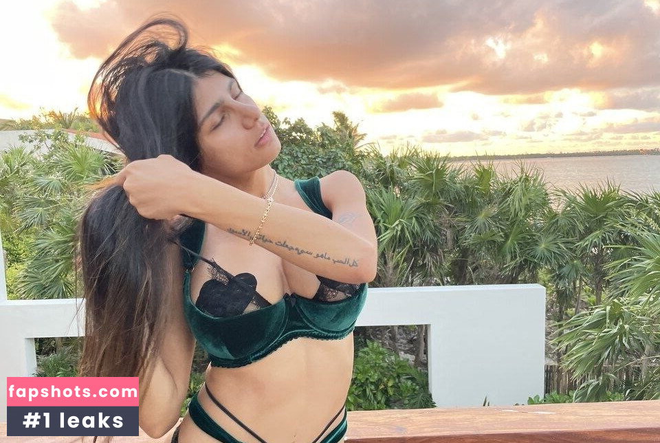 Mia Khalifa gallery photo #2451