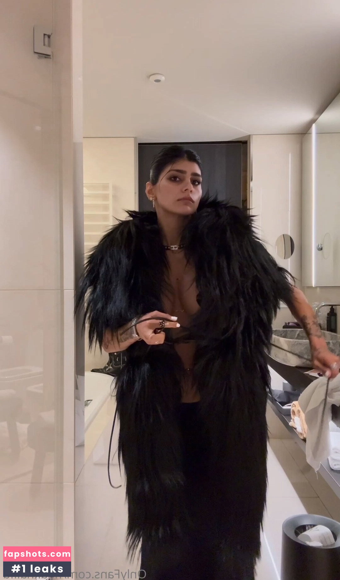 Mia Khalifa gallery photo #2079