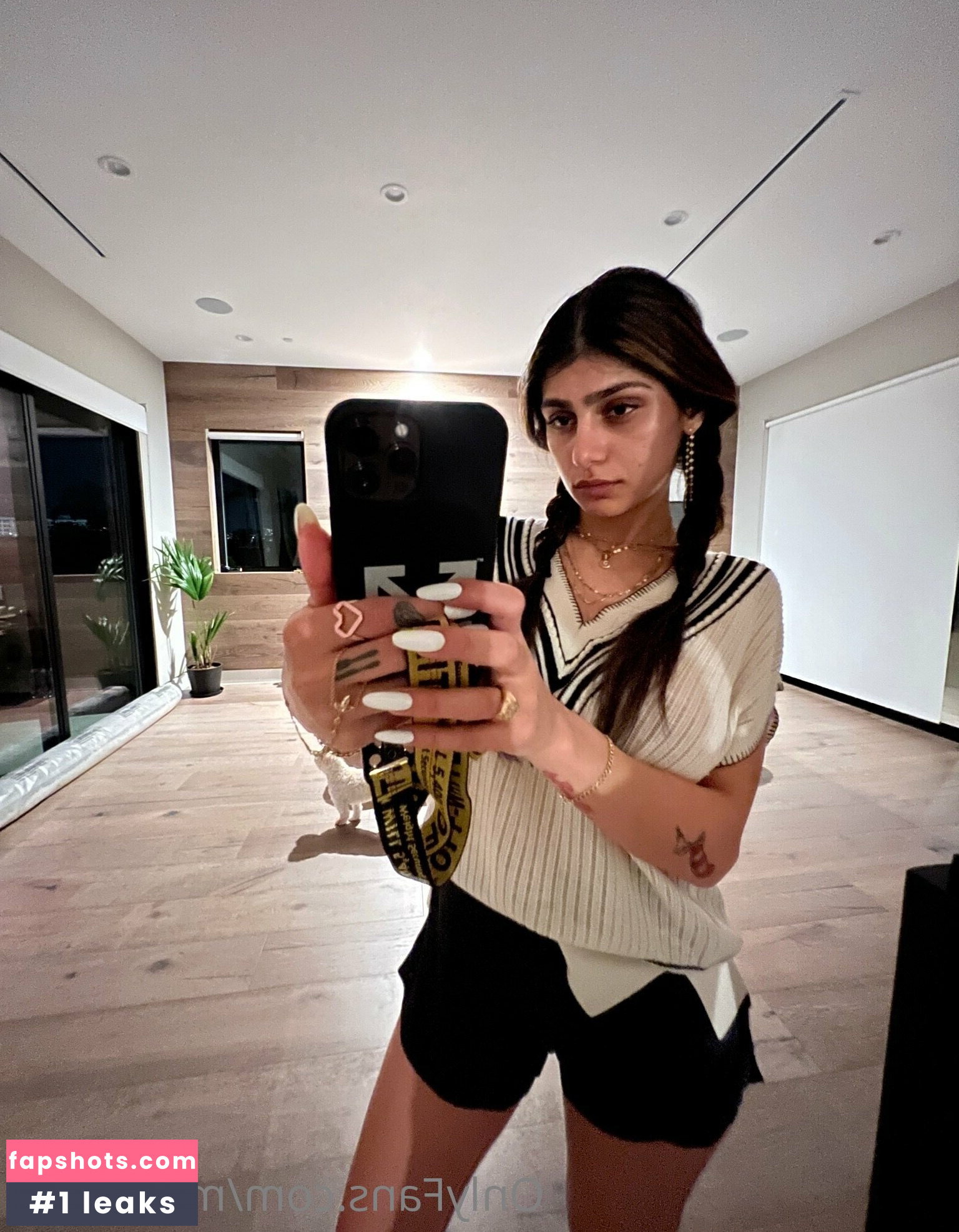 Mia Khalifa gallery photo #2090