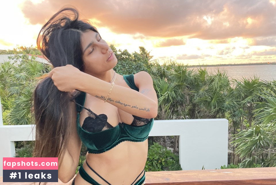 Mia Khalifa gallery photo #2251