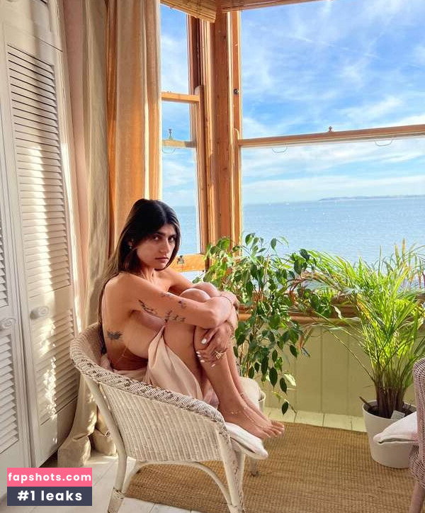 Mia Khalifa gallery photo #1087