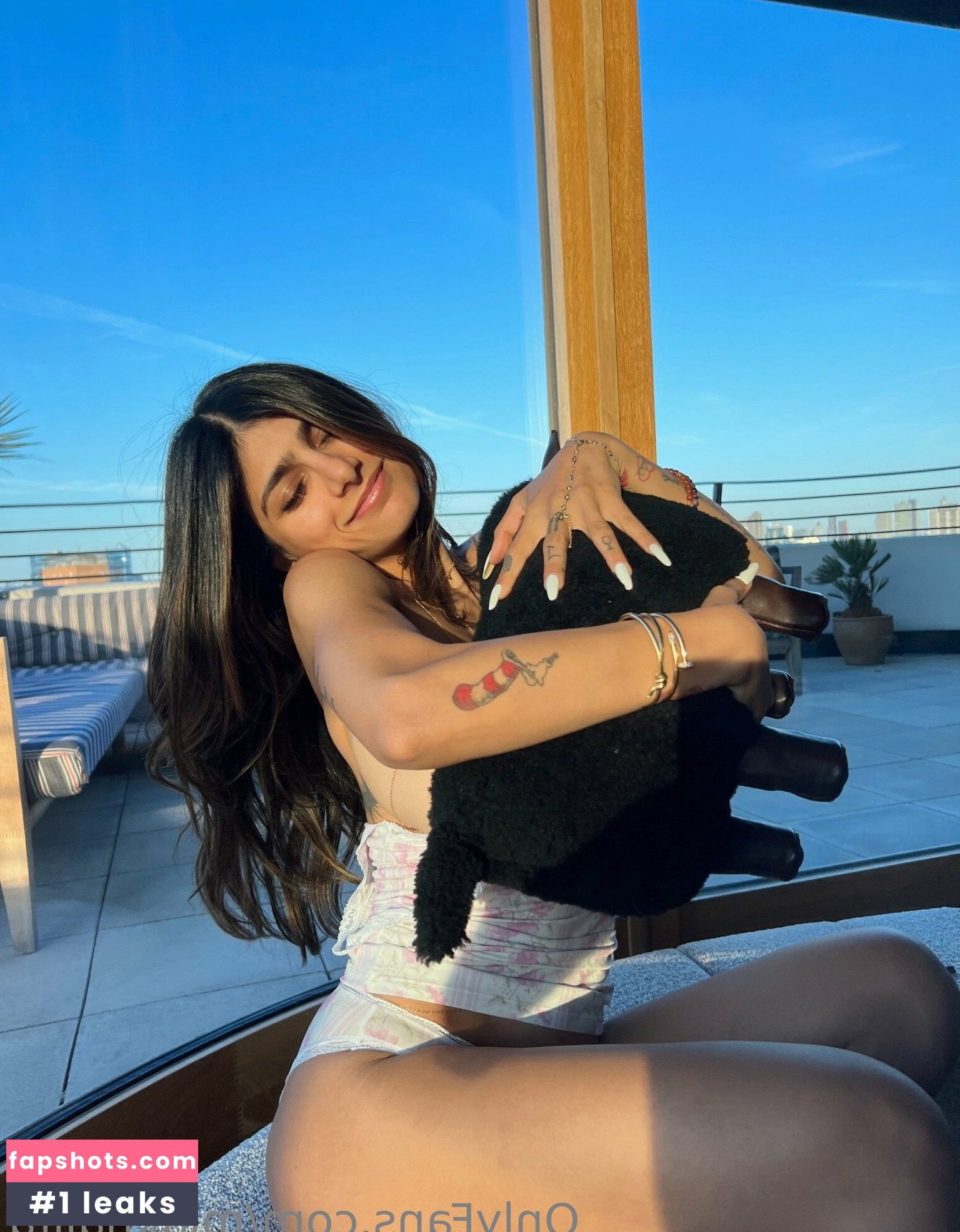 Mia Khalifa gallery photo #2617