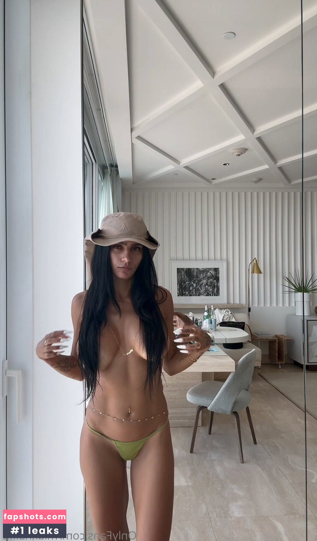 Mia Khalifa gallery photo #576