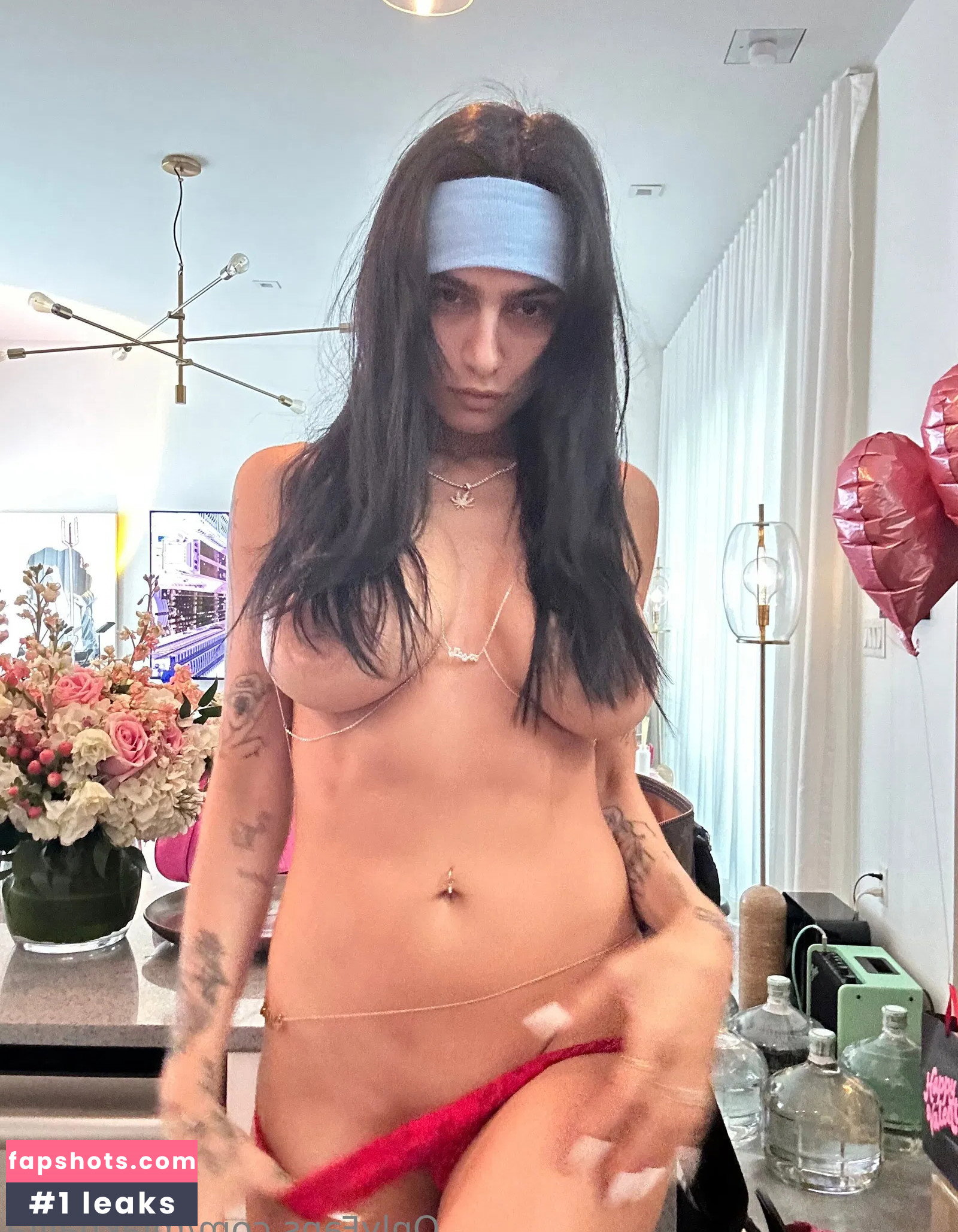Mia Khalifa gallery photo #2720