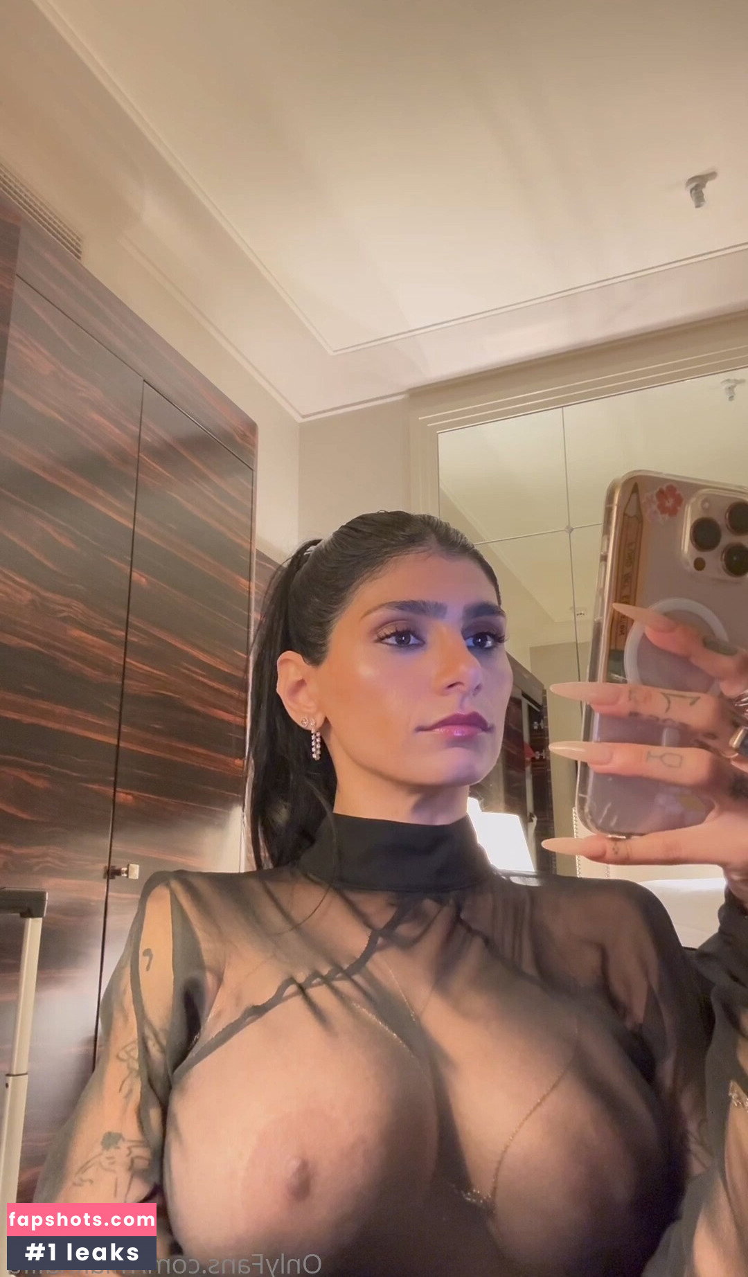 Mia Khalifa gallery photo #2252
