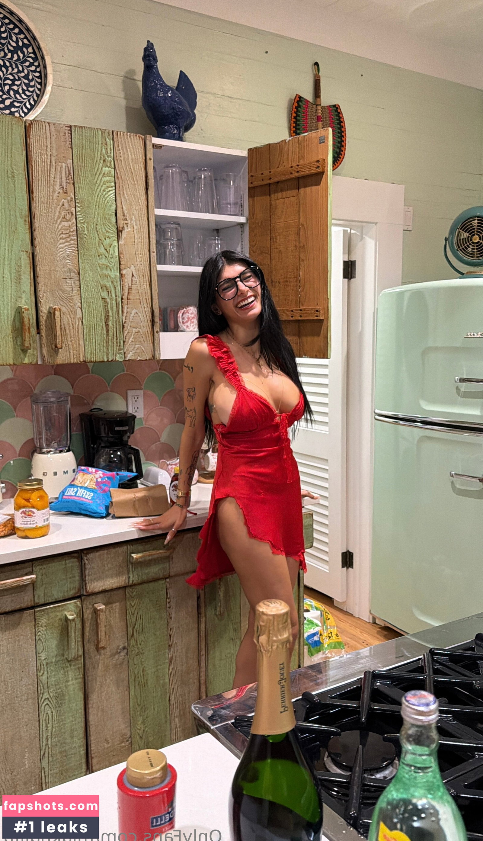 Mia Khalifa gallery photo #959