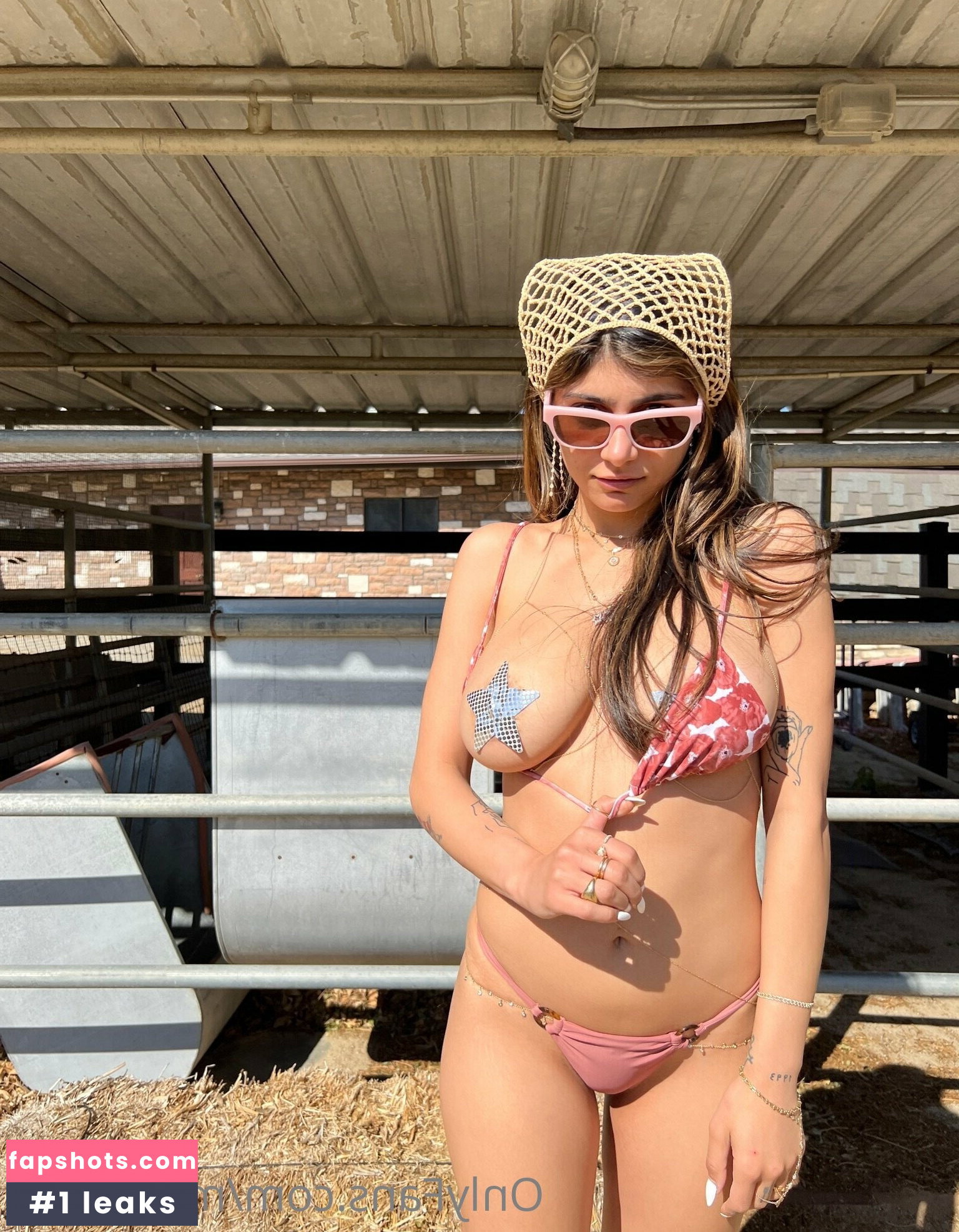 Mia Khalifa gallery photo #992
