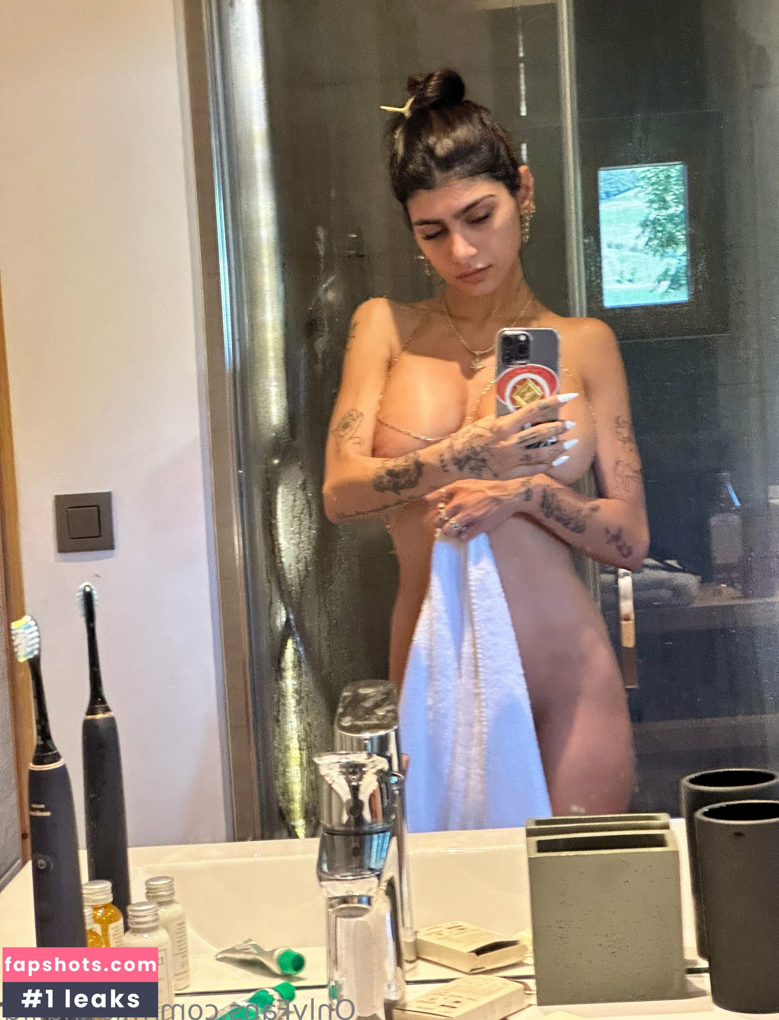 Mia Khalifa gallery photo #2651