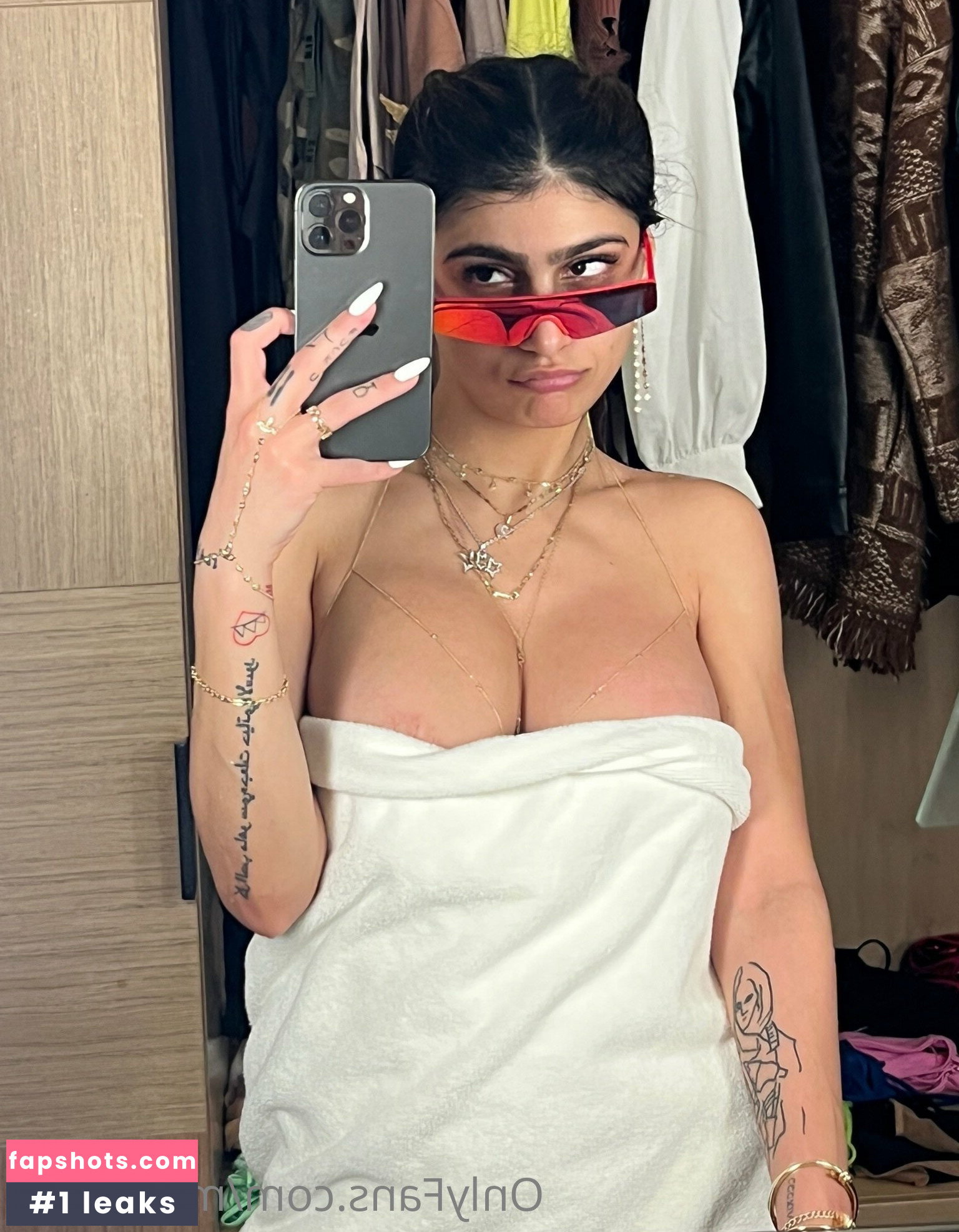 Mia Khalifa gallery photo #2499