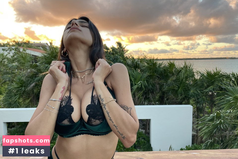Mia Khalifa gallery photo #2044