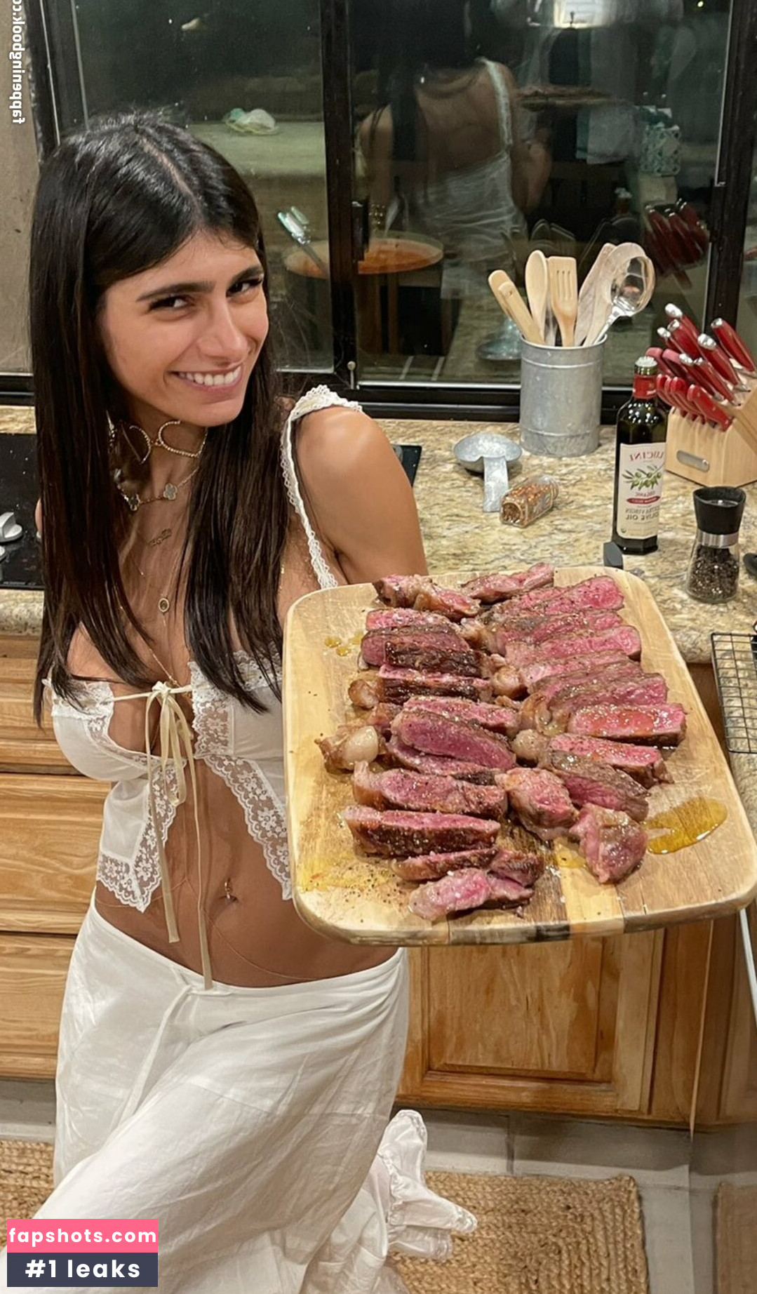 Mia Khalifa gallery photo #1257