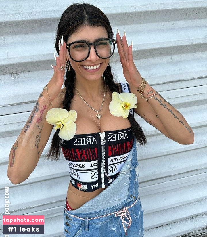 Mia Khalifa gallery photo #1379