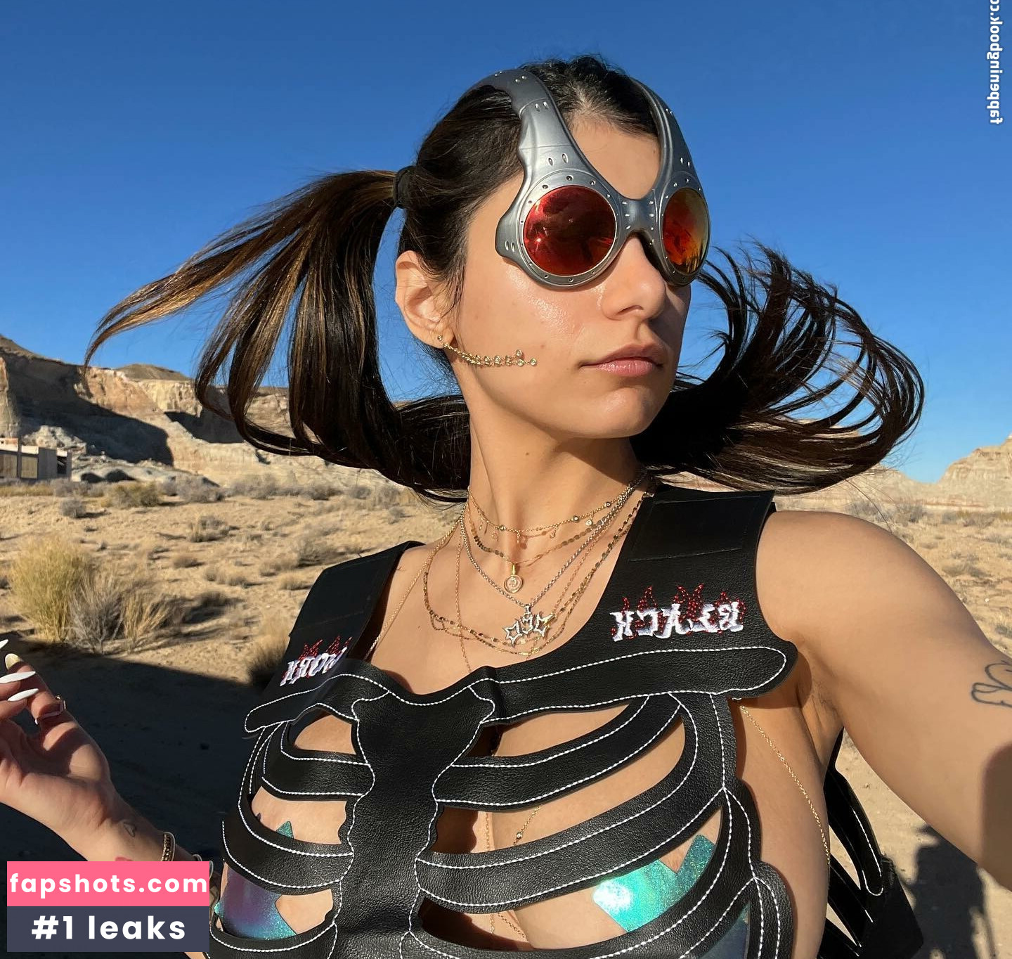 Mia Khalifa gallery photo #2033