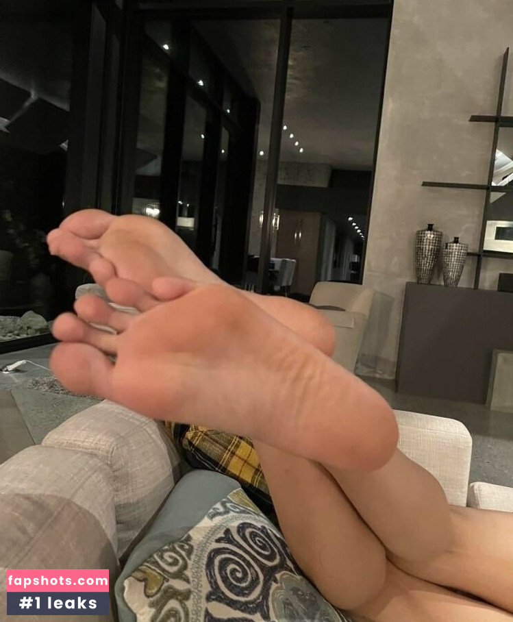 Mia Khalifa gallery photo #381