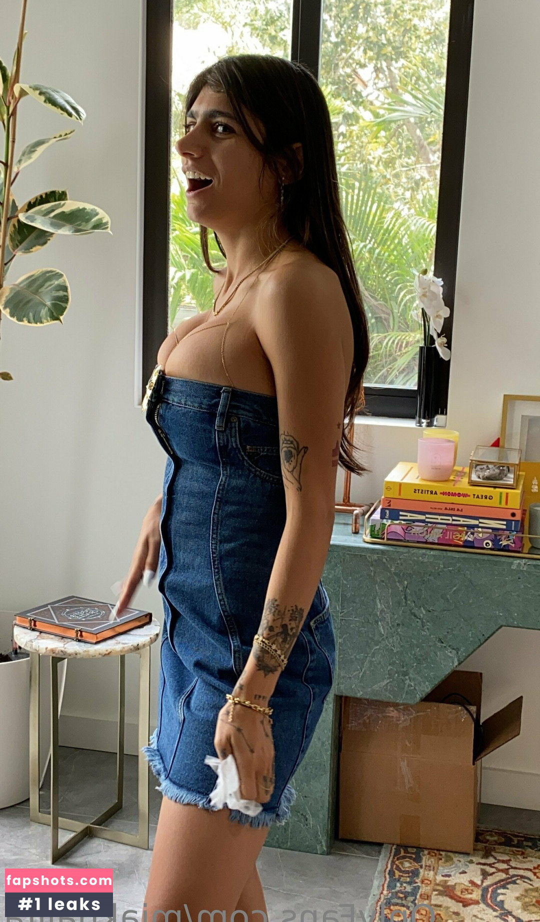 Mia Khalifa gallery photo #432