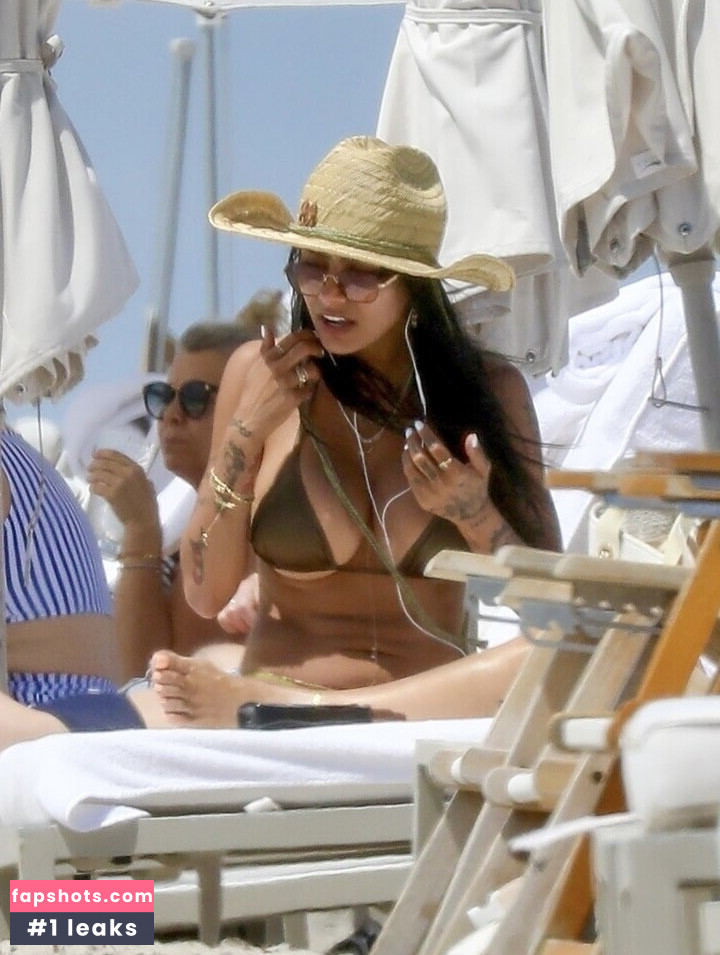 Mia Khalifa gallery photo #576