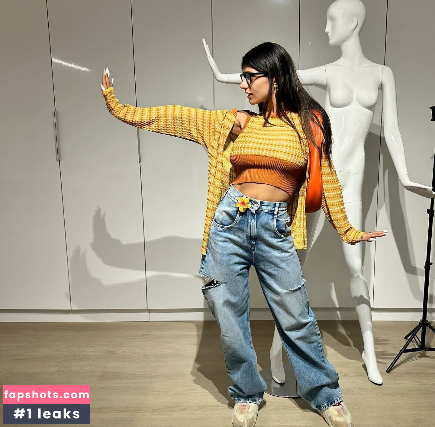 Mia Khalifa gallery photo #894