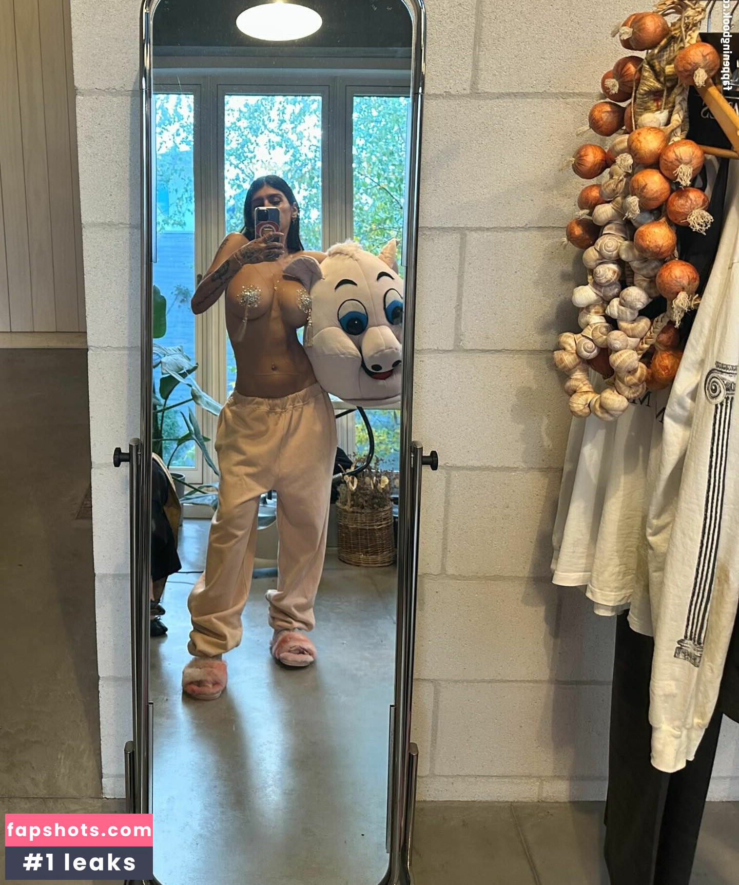 Mia Khalifa gallery photo #917