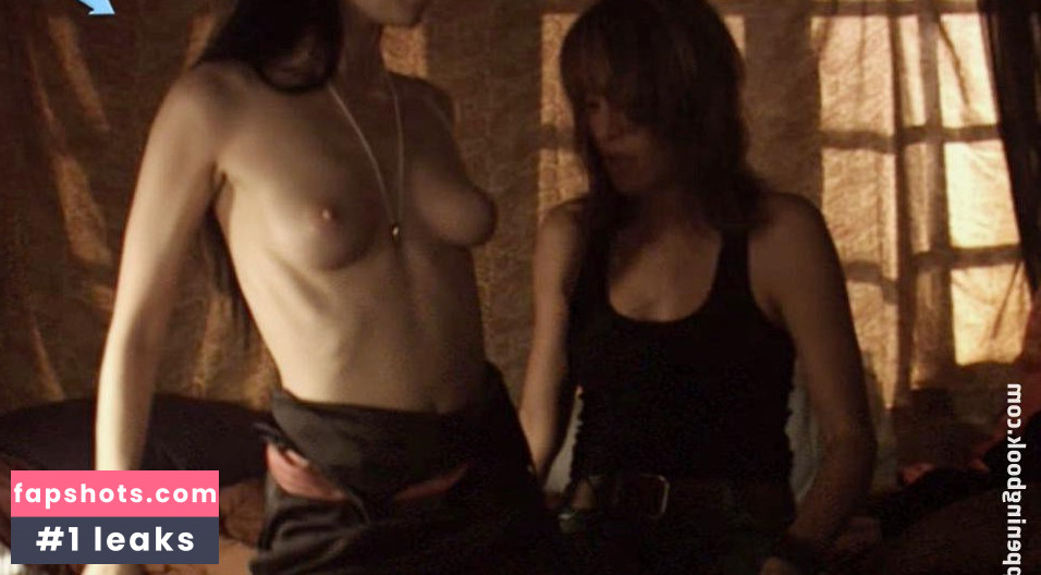 Mia Kirshner gallery photo #20