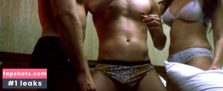 Mia Kirshner gallery photo #25