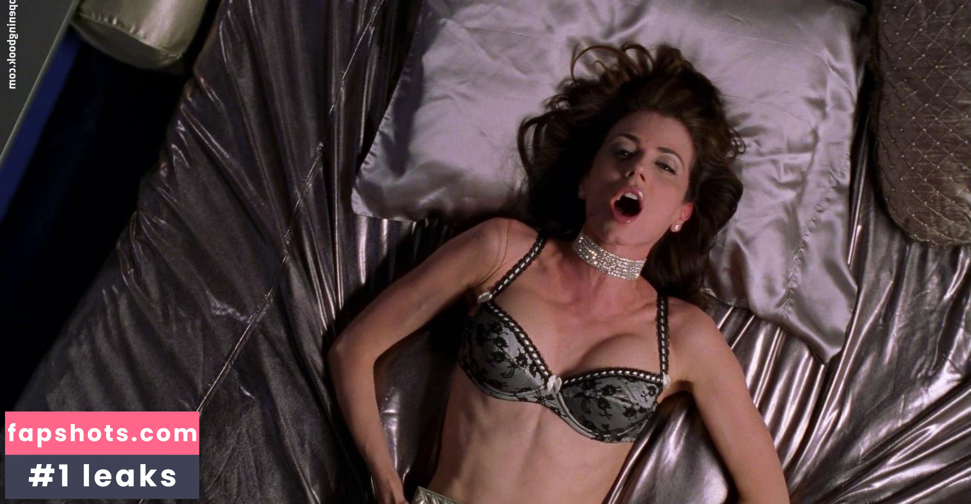 Mia Kirshner gallery photo #36