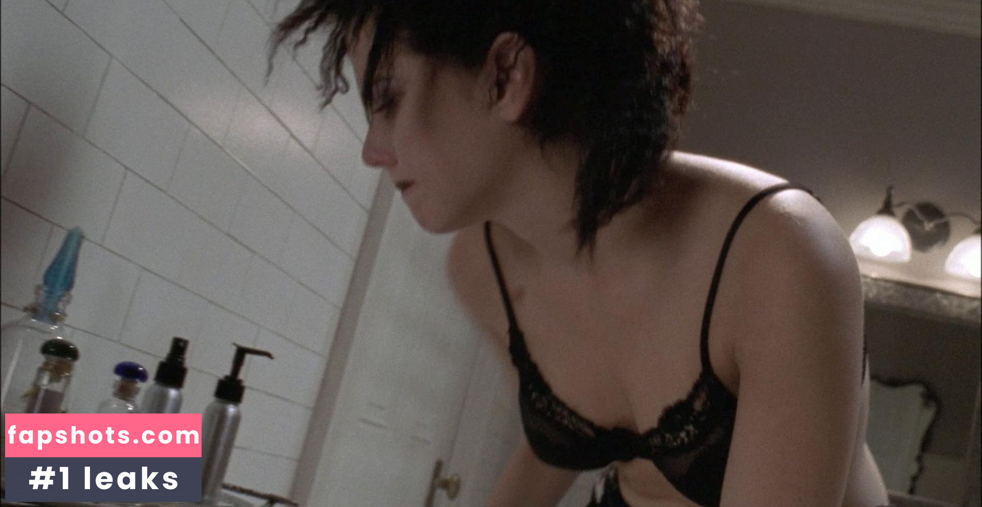 Mia Kirshner gallery photo #40