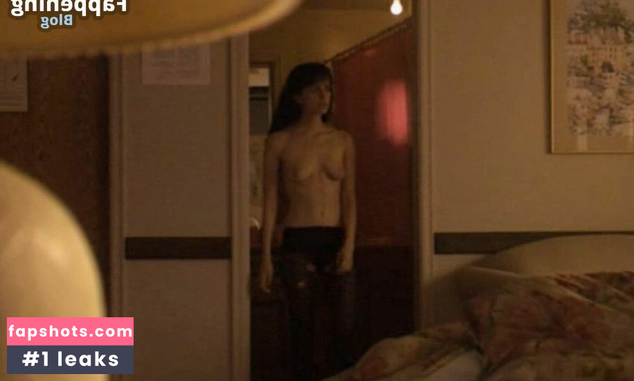 Mia Kirshner gallery photo #7