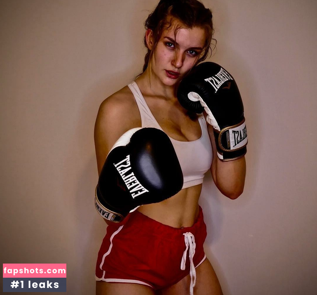 Mia Melano gallery photo #4