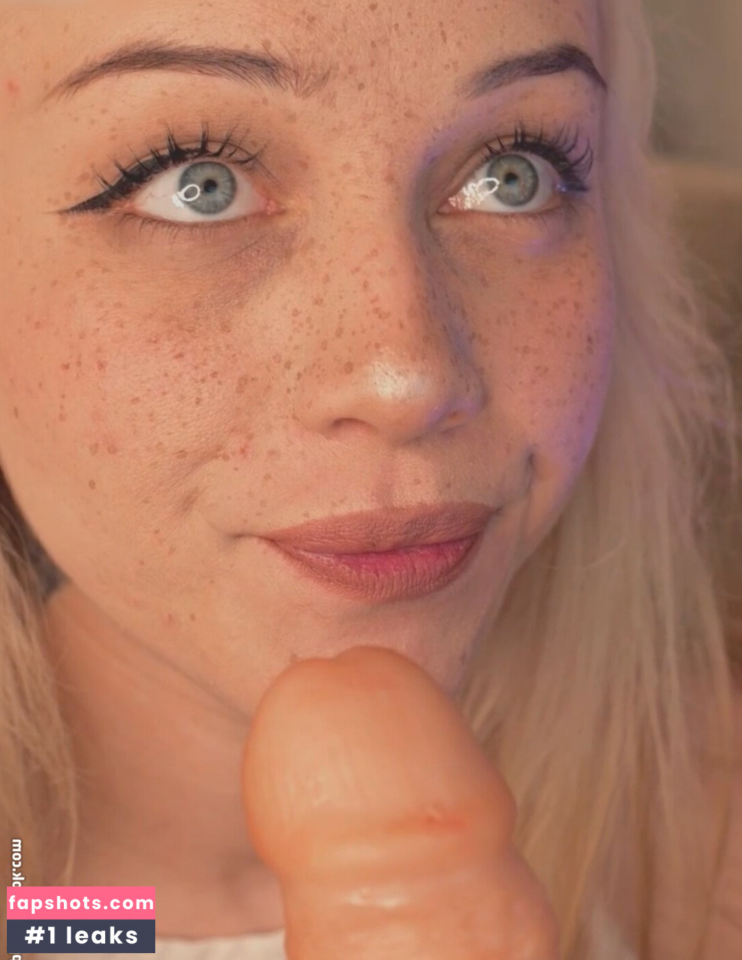 Mia_Milagros gallery photo #3