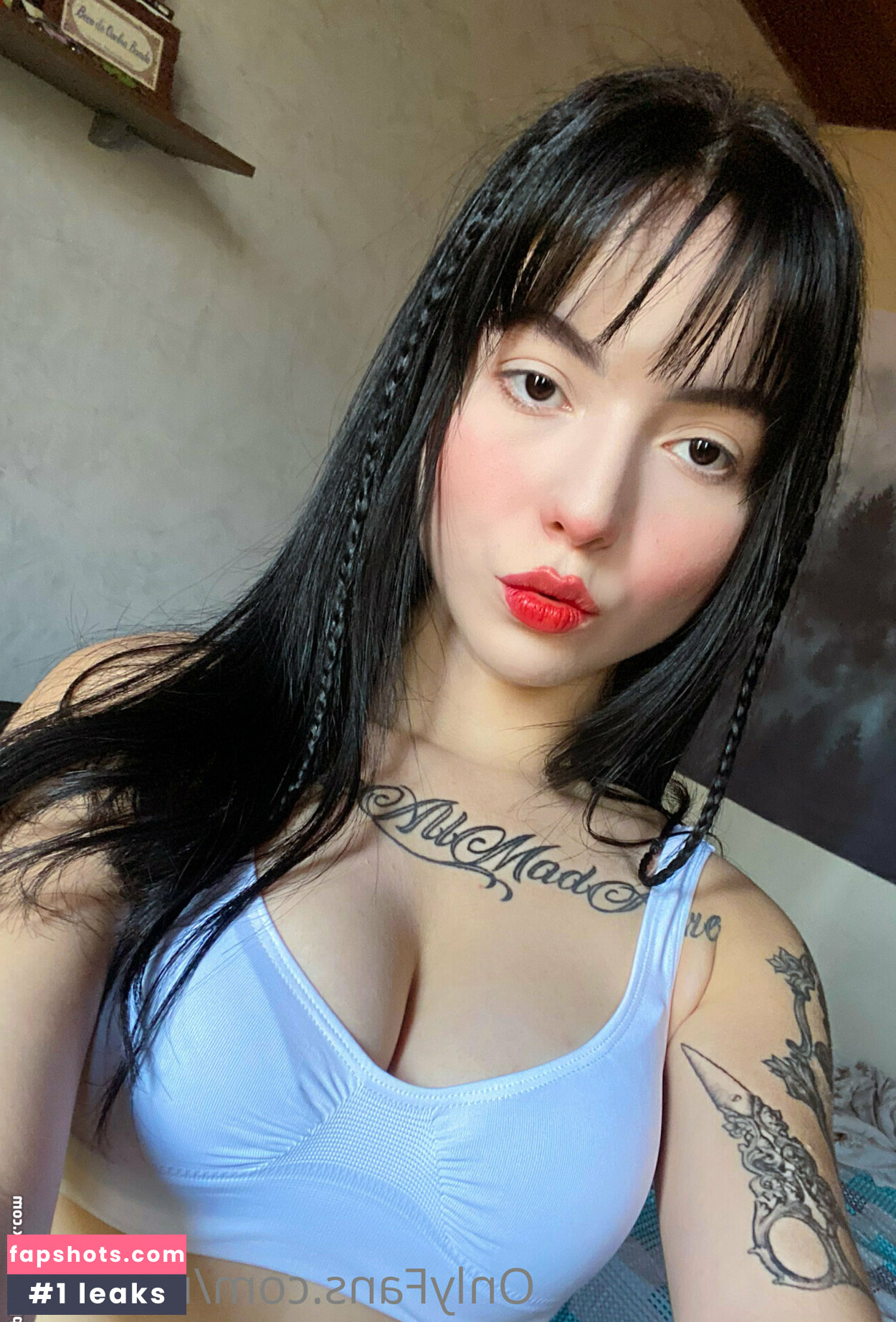 mia.reid gallery photo #21