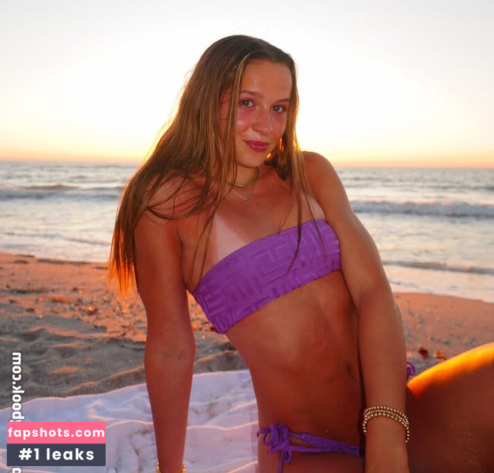 Mia Rogan nude babe gallery