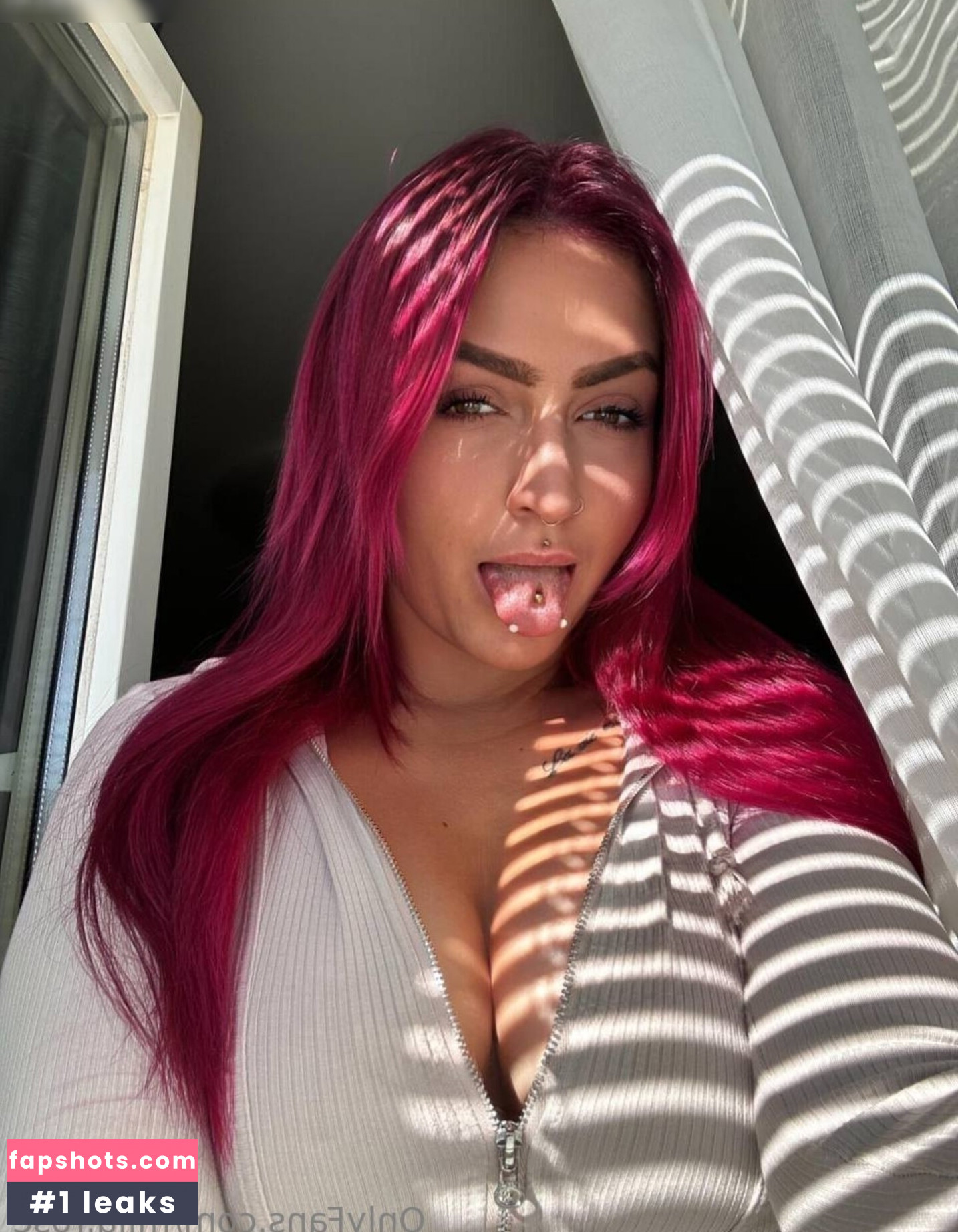 Mia Rose gallery photo #2