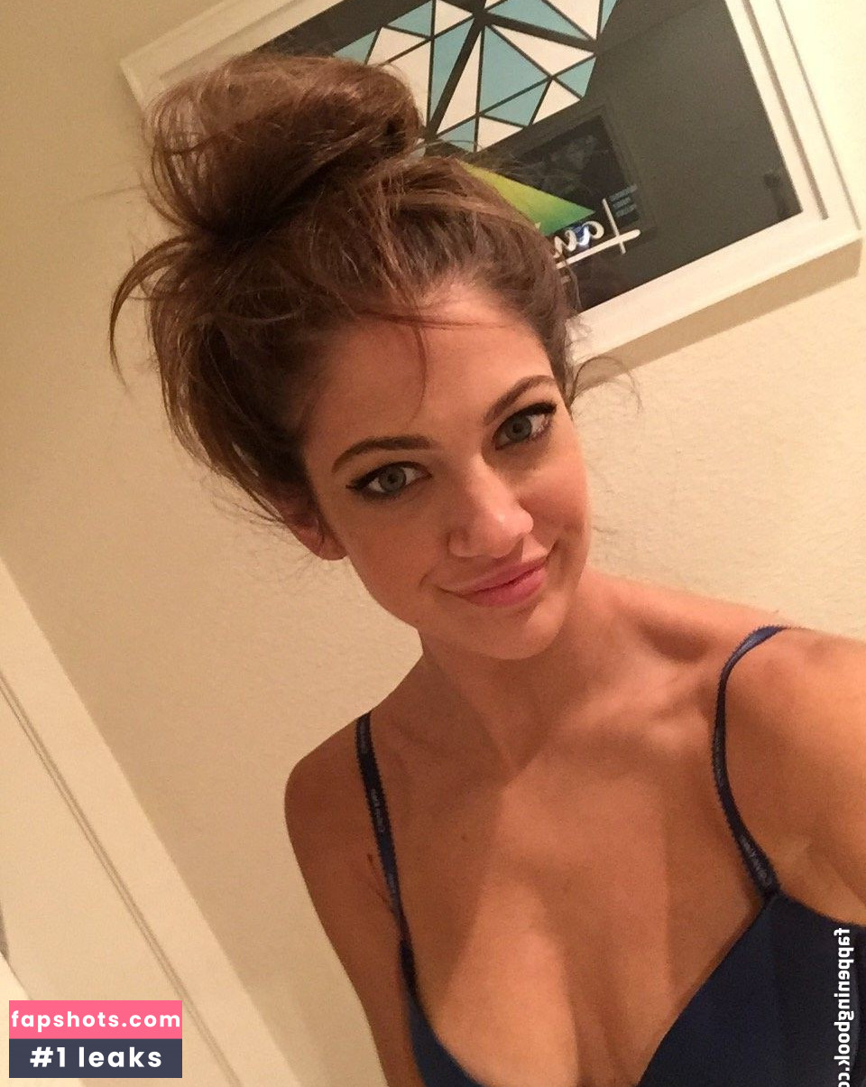 Mia Serafino gallery photo #11