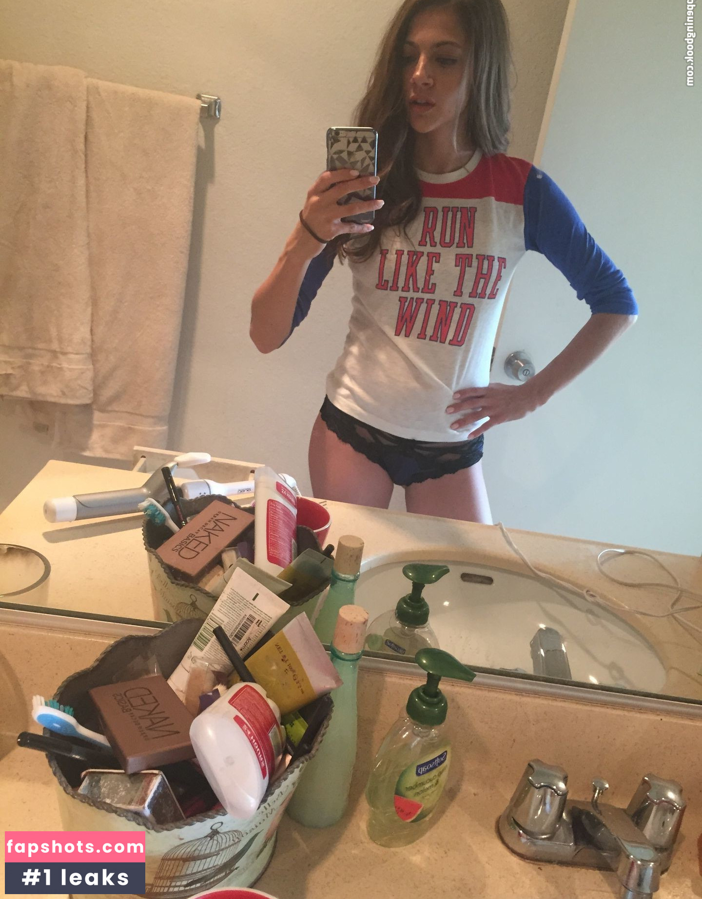 Mia Serafino gallery photo #22