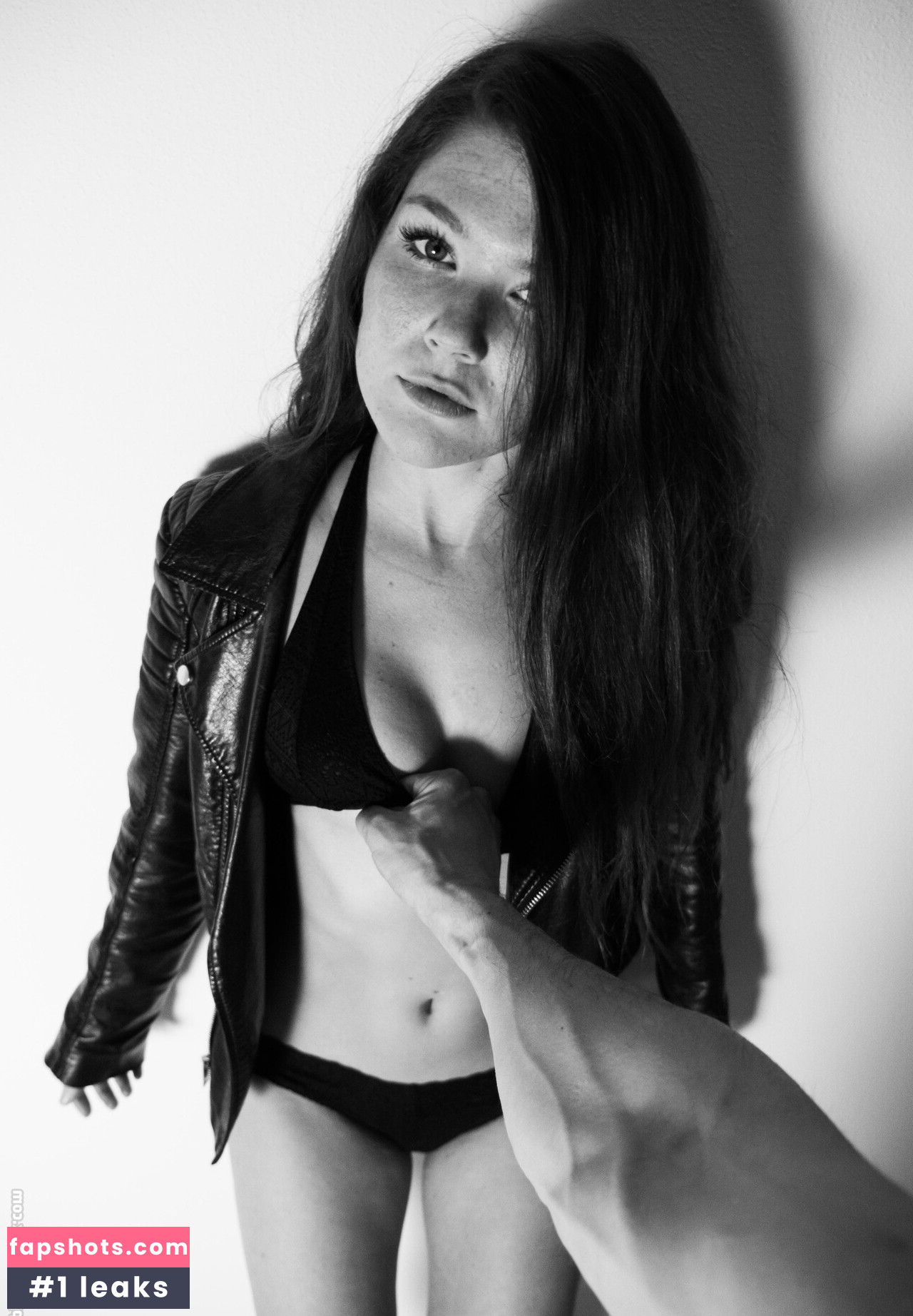 Mia Sollis gallery photo #223