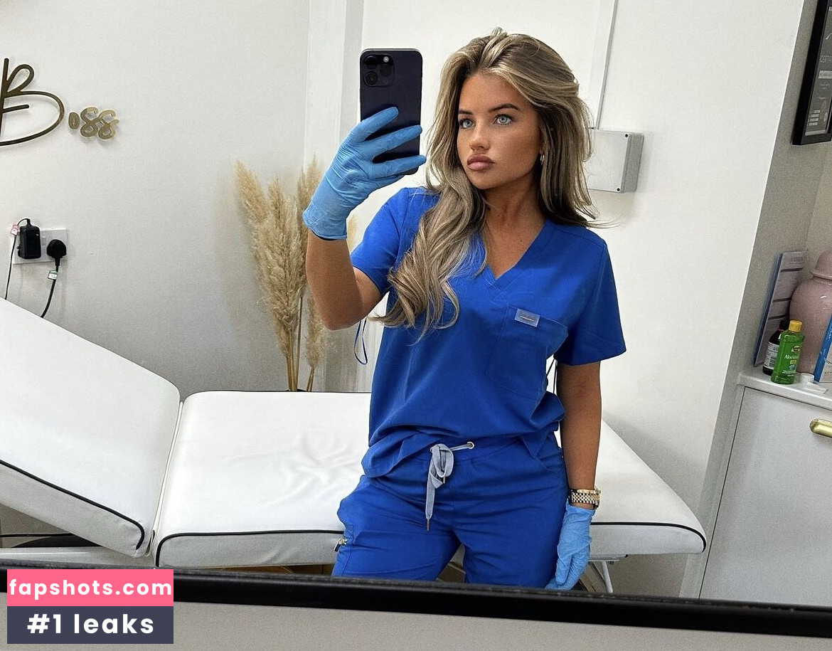 Mia Woodhall gallery photo #43