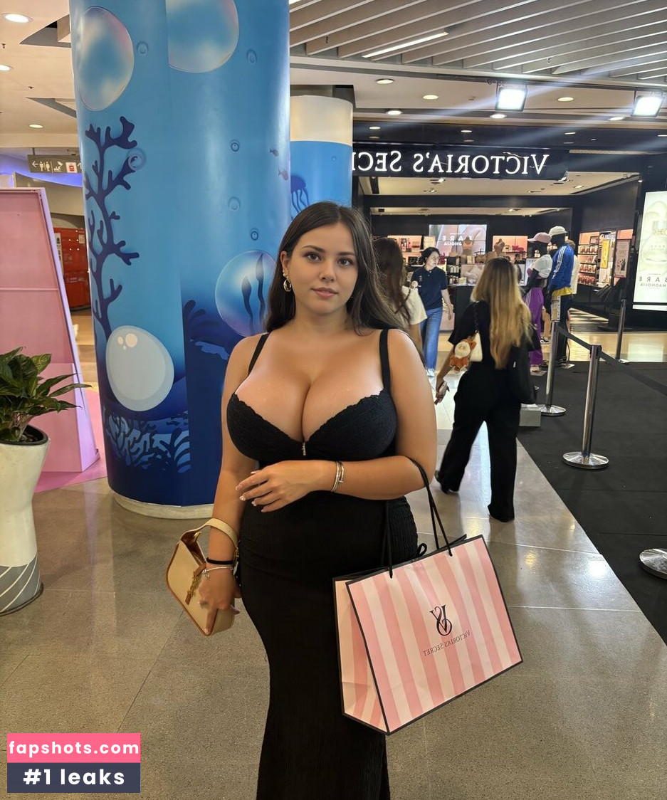 miagaarciia gallery photo #2