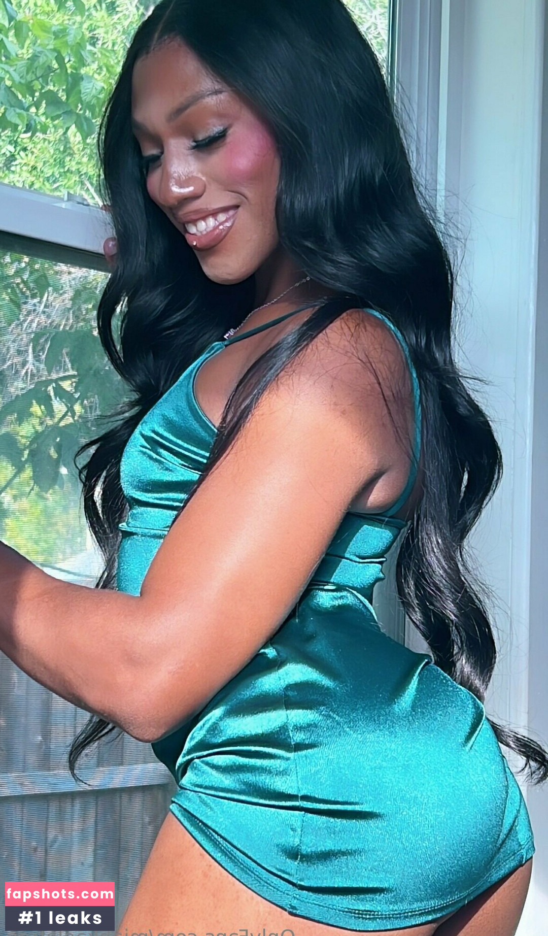 miahkaelafree nude babe gallery