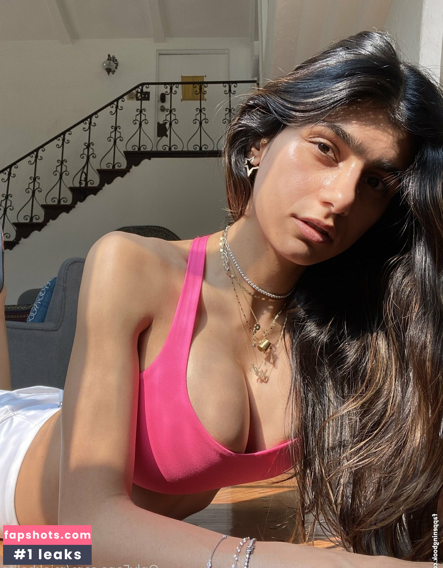 miakhalifa nude babe gallery