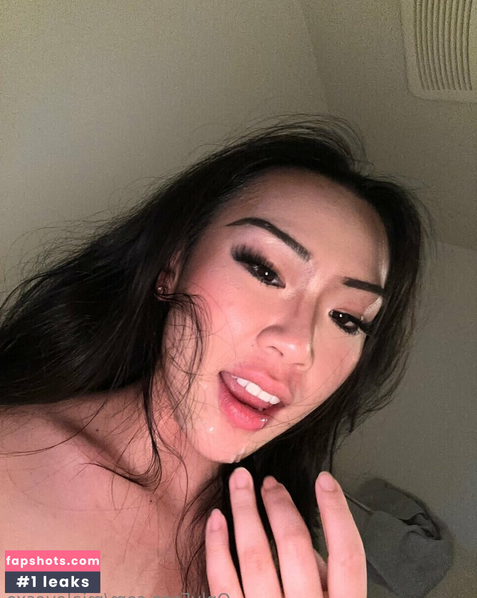 Mialovesxo nude babe gallery