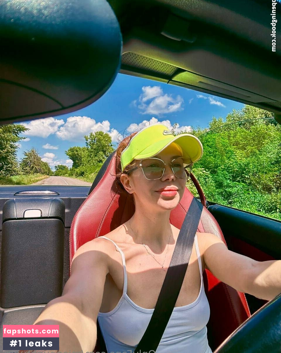 mianaughtygirl Nude Leaks OnlyFans Photos #20 - LeakJerk