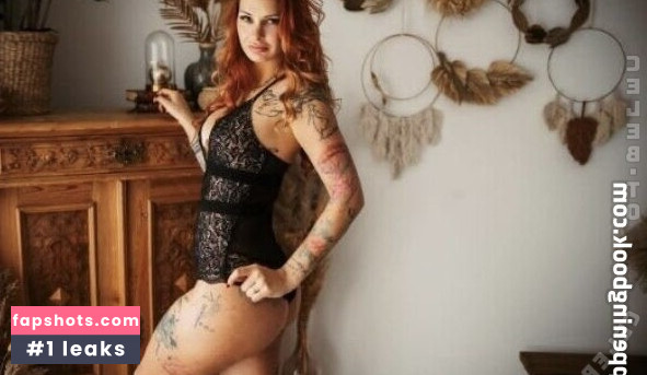 Miaxginger gallery photo #2