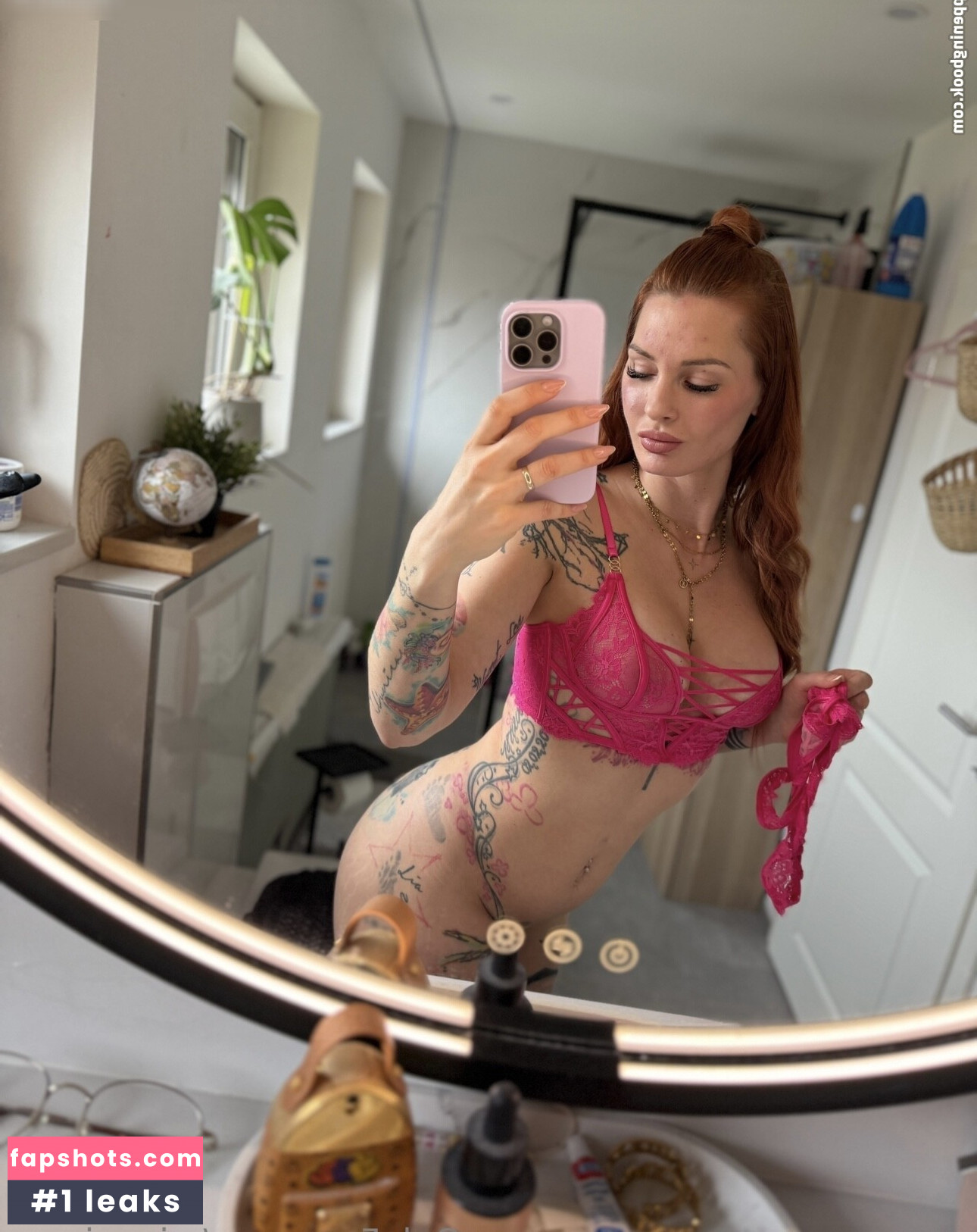 Miaxginger gallery photo #20