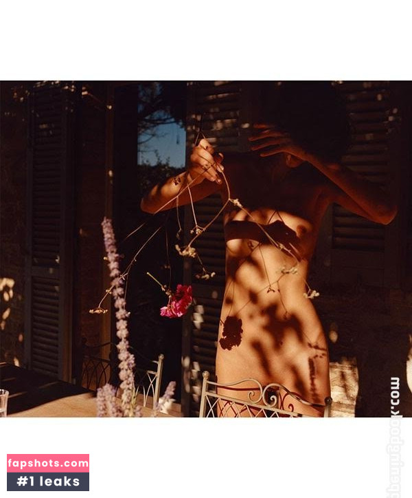 Mica Arganaraz gallery photo #31